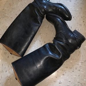 Frye Black Lindsay Plate Boots